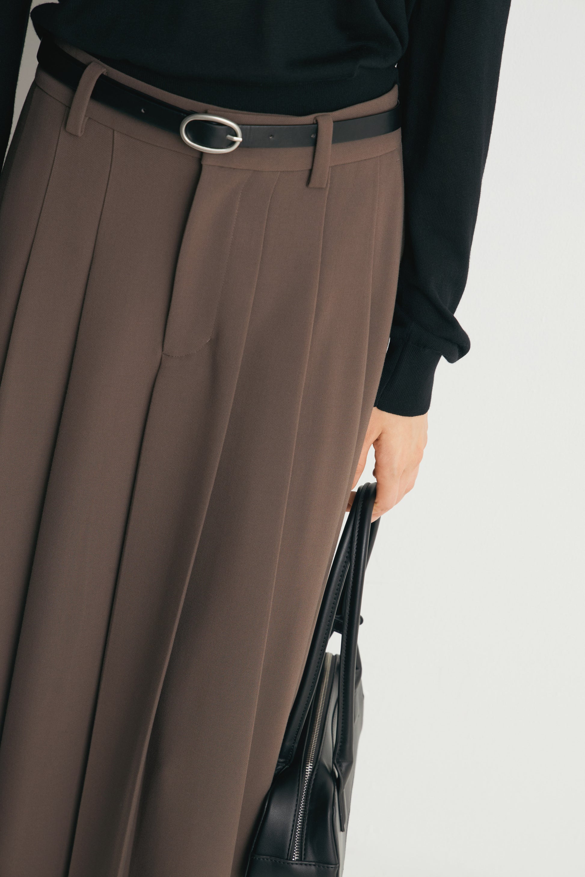 DARK BROWN