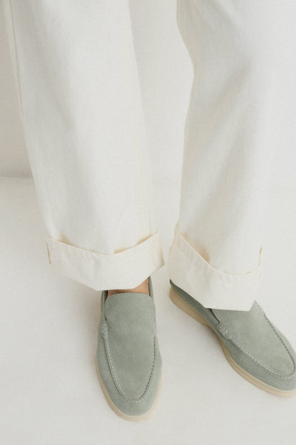 LIGHT GREEN