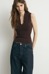 DARK BROWN