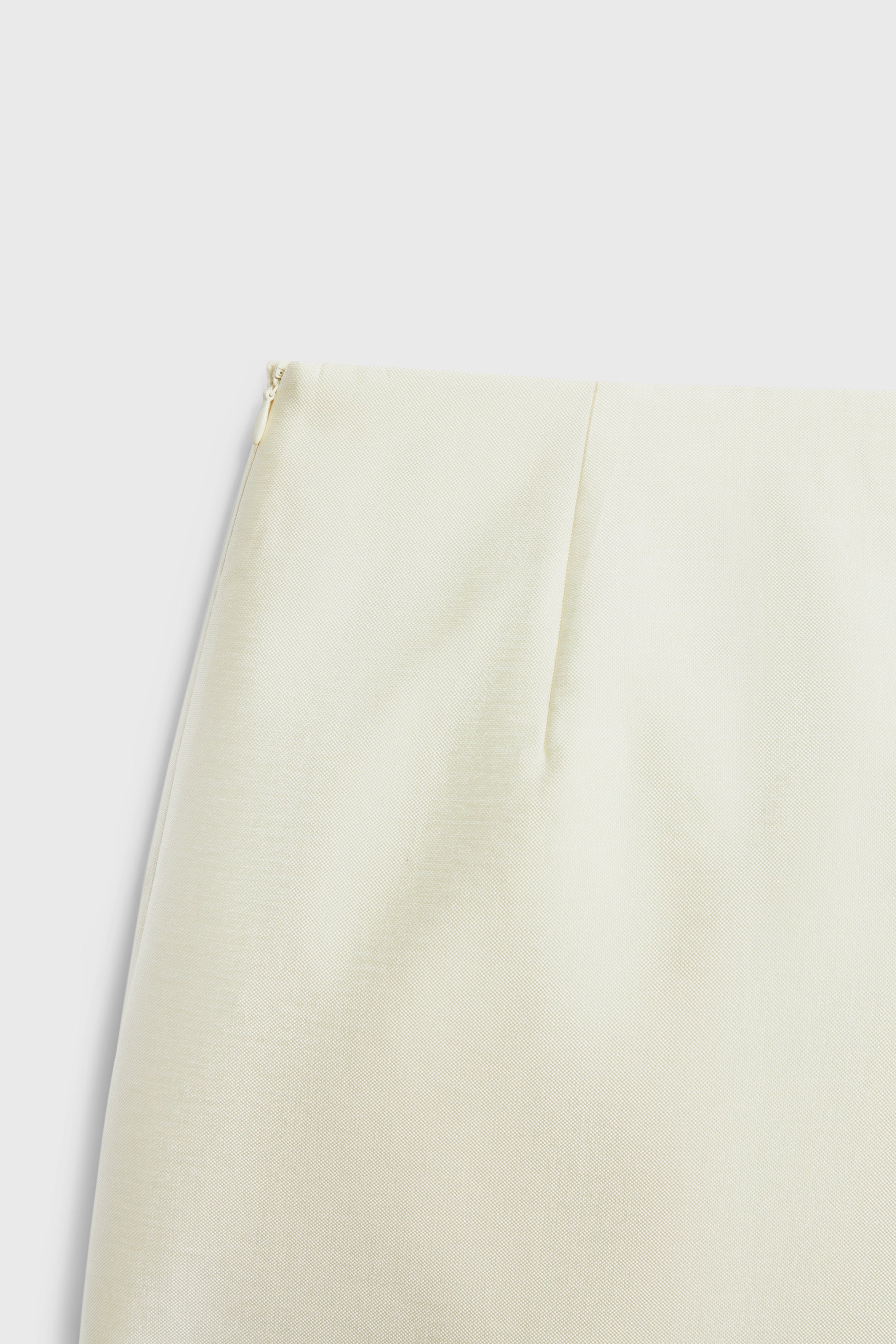 LIGHT YELLOW