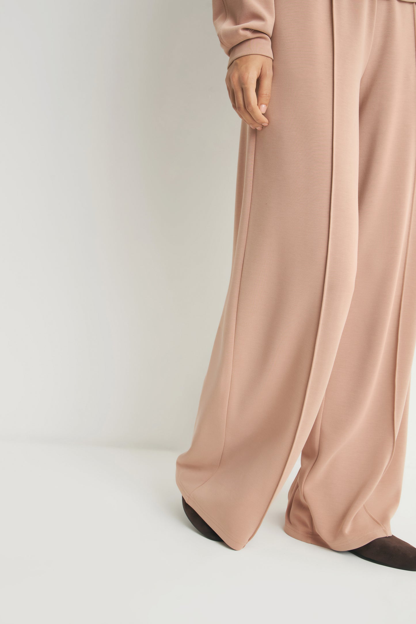 NUDE BEIGE