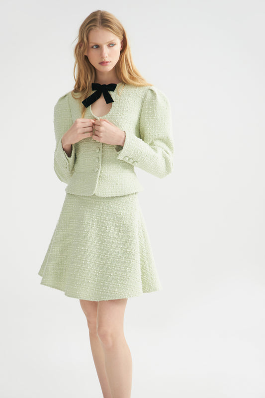 LIGHT GREEN