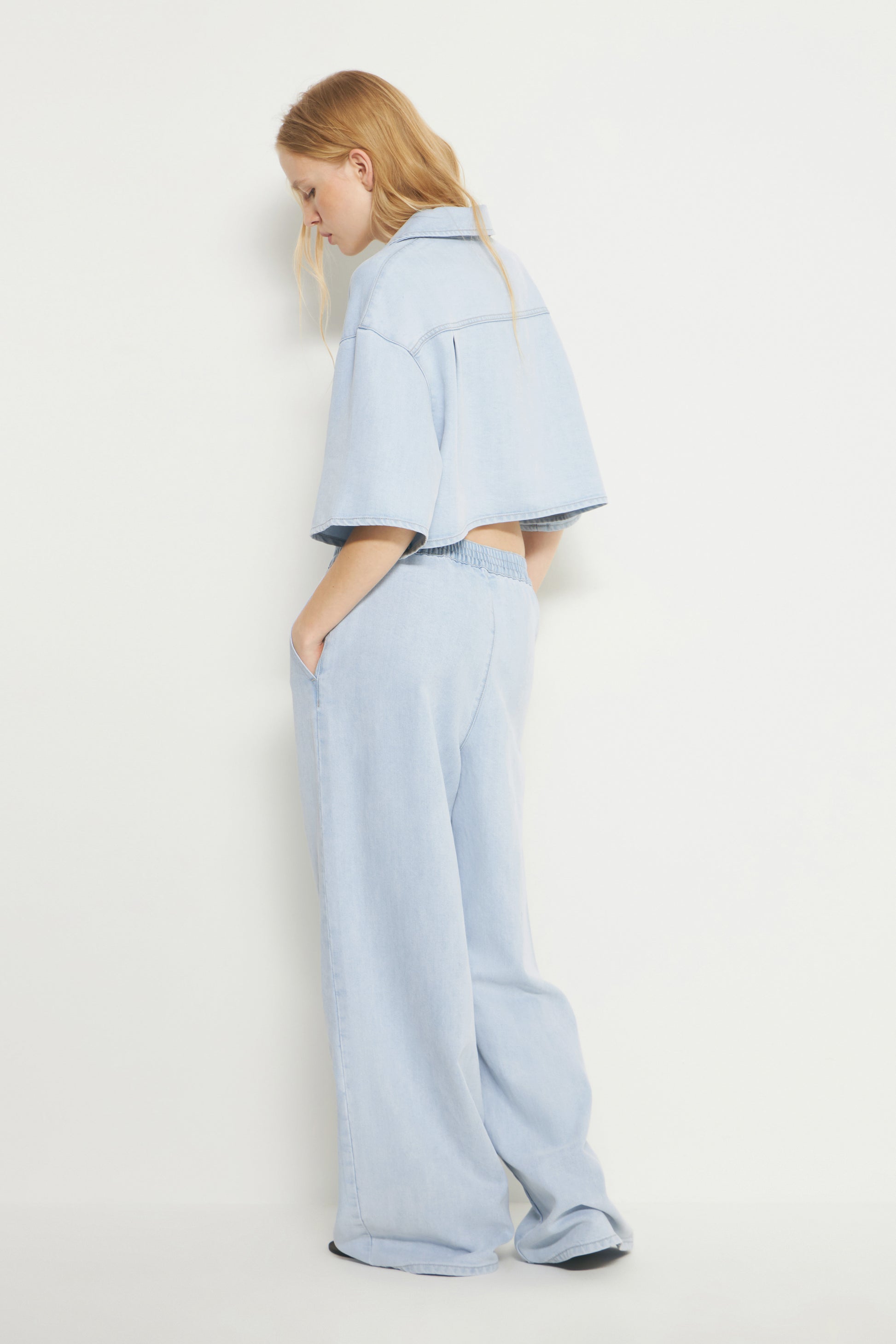 LIGHT BLUE