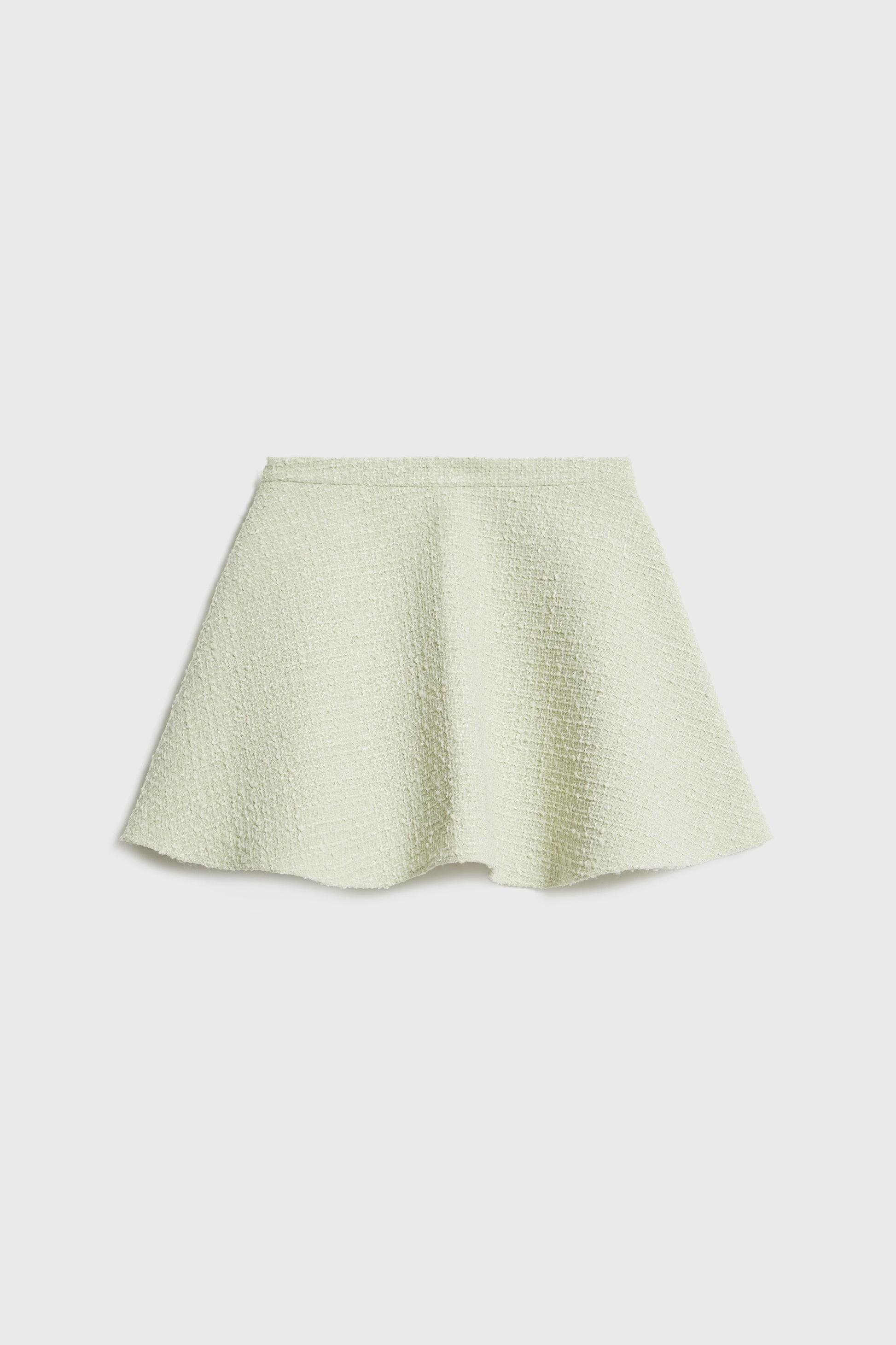 LIGHT GREEN